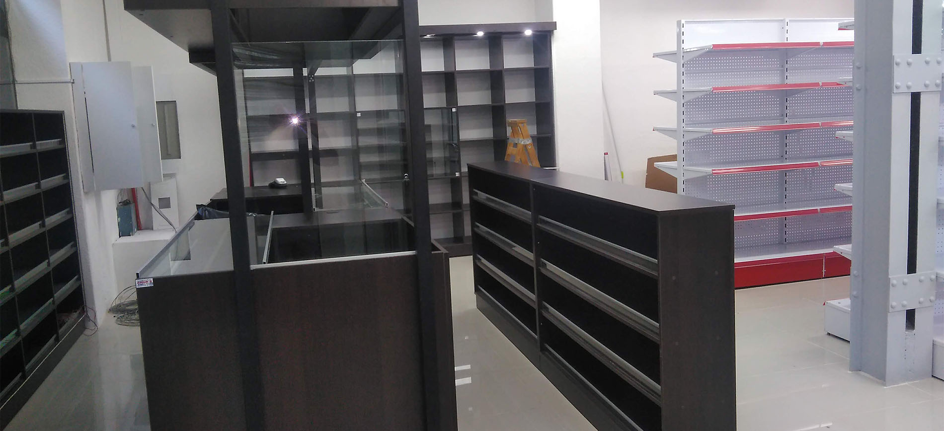 Super mercado, Colonia 5