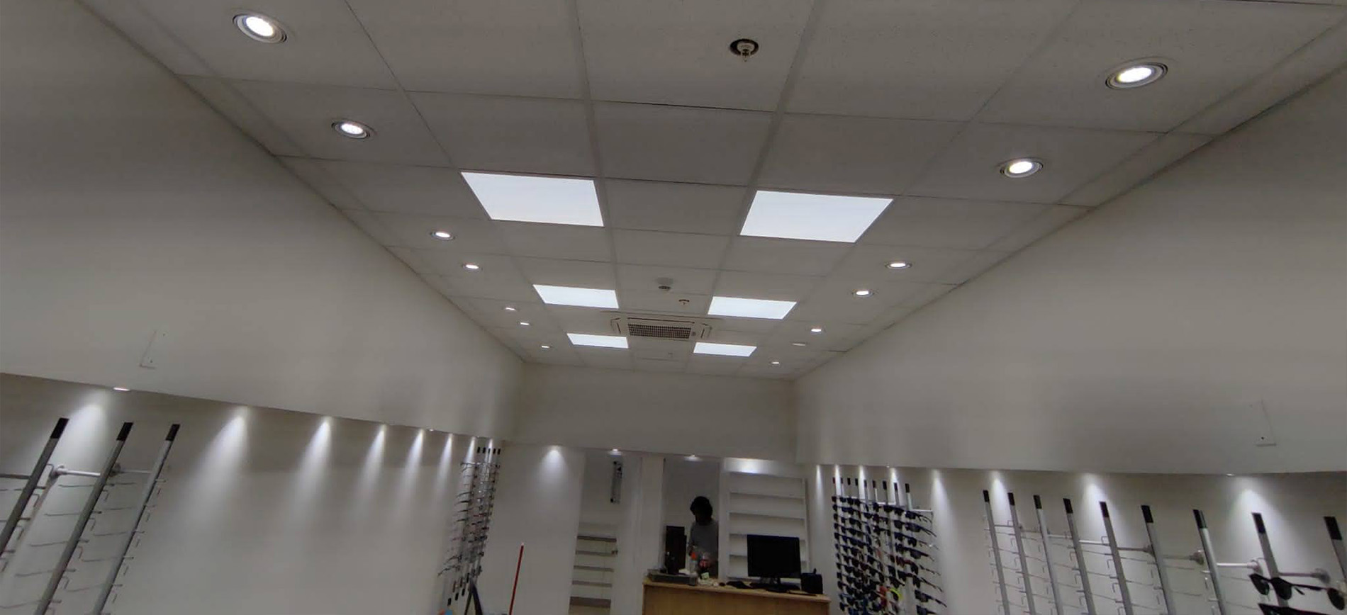 Óptica Zeta Plaza Italia​ 1